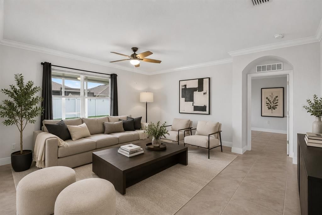 Activo con contrato: $435,000 (4 camas, 2 baños, 1846 Pies cuadrados)