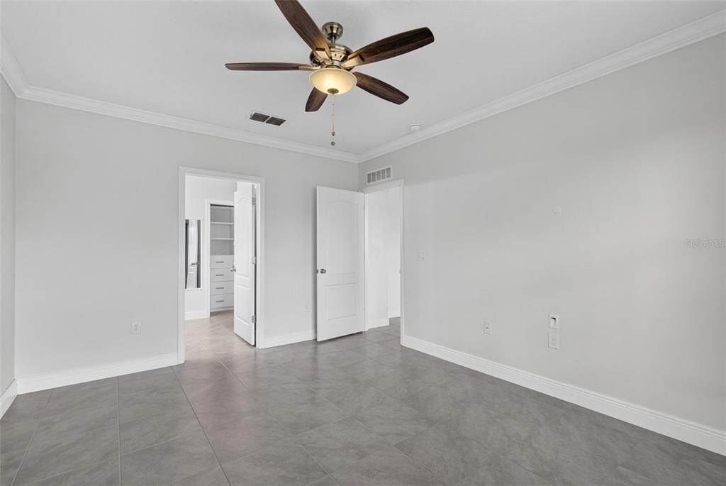 Activo con contrato: $435,000 (4 camas, 2 baños, 1846 Pies cuadrados)
