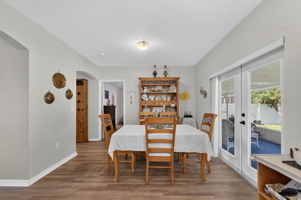 En Venta: $399,000 (4 camas, 2 baños, 2012 Pies cuadrados)