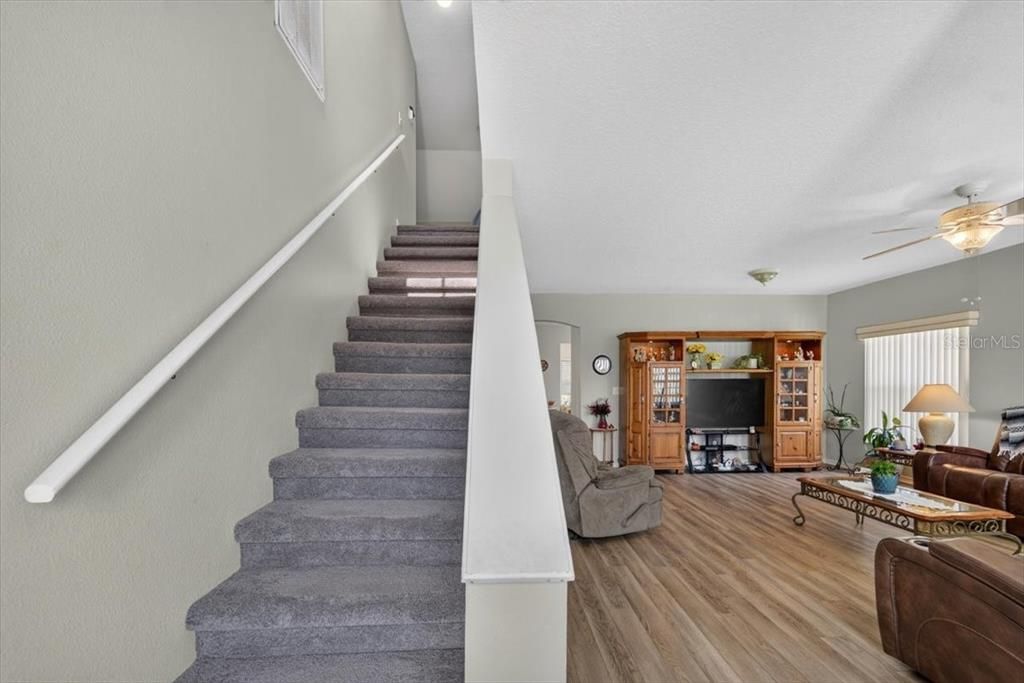 En Venta: $399,000 (4 camas, 2 baños, 2012 Pies cuadrados)