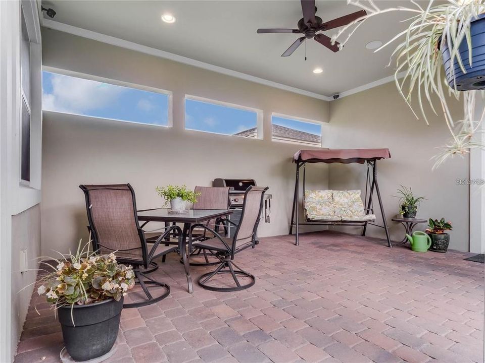 For Rent: $3,495 (3 beds, 2 baths, 2006 Square Feet)