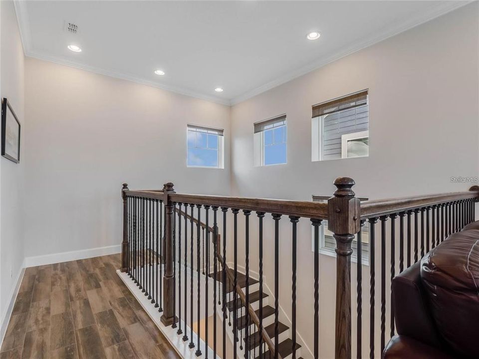 For Rent: $3,495 (3 beds, 2 baths, 2006 Square Feet)