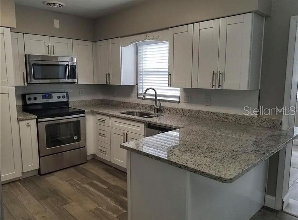 For Sale: $565,000 (4 beds, 3 baths, 2350 Square Feet)