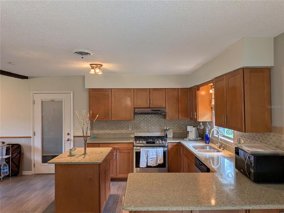 En Venta: $269,900 (3 camas, 2 baños, 1458 Pies cuadrados)