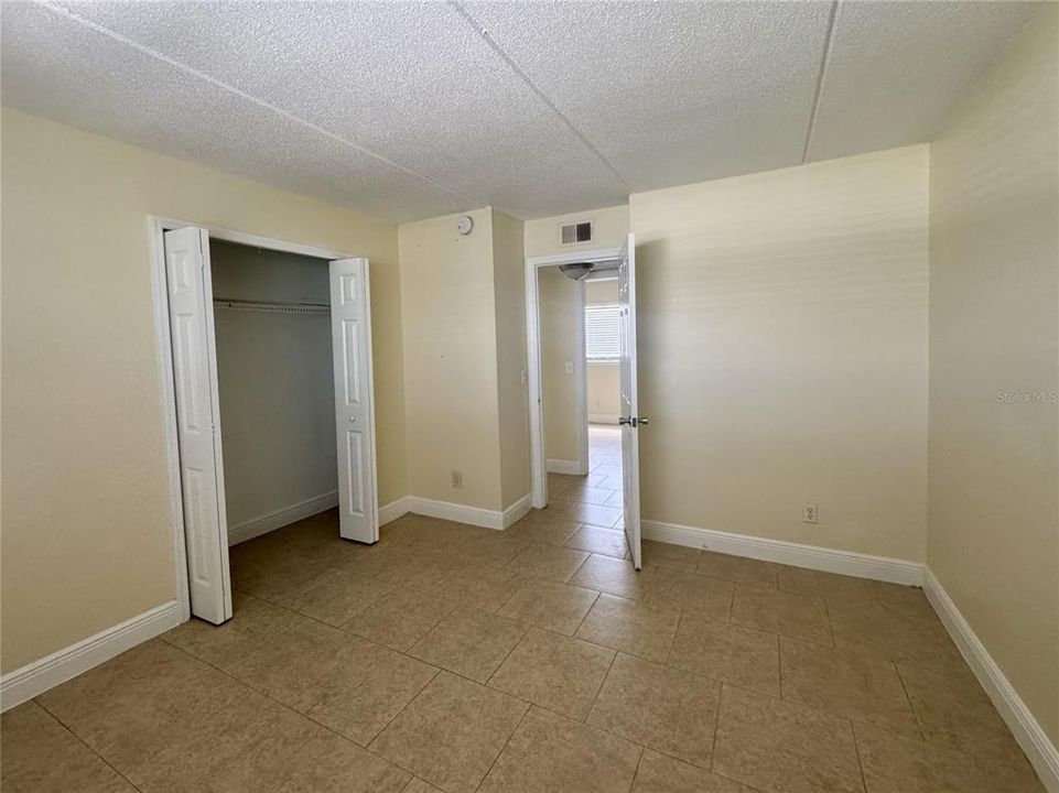 For Sale: $139,000 (2 beds, 1 baths, 702 Square Feet)