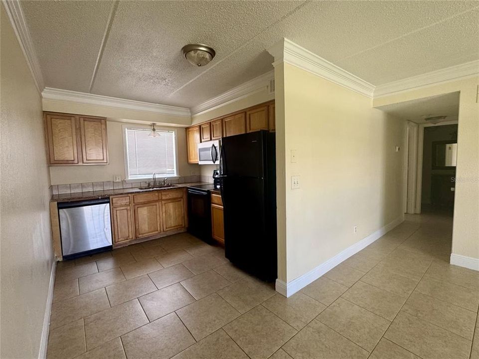 For Sale: $139,000 (2 beds, 1 baths, 702 Square Feet)