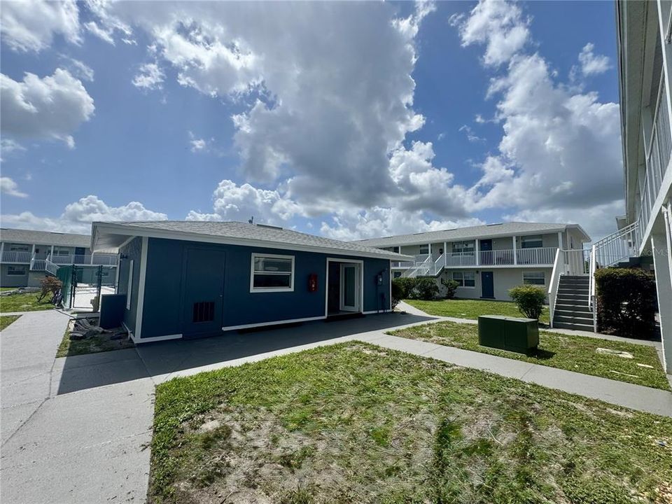 For Sale: $139,000 (2 beds, 1 baths, 702 Square Feet)