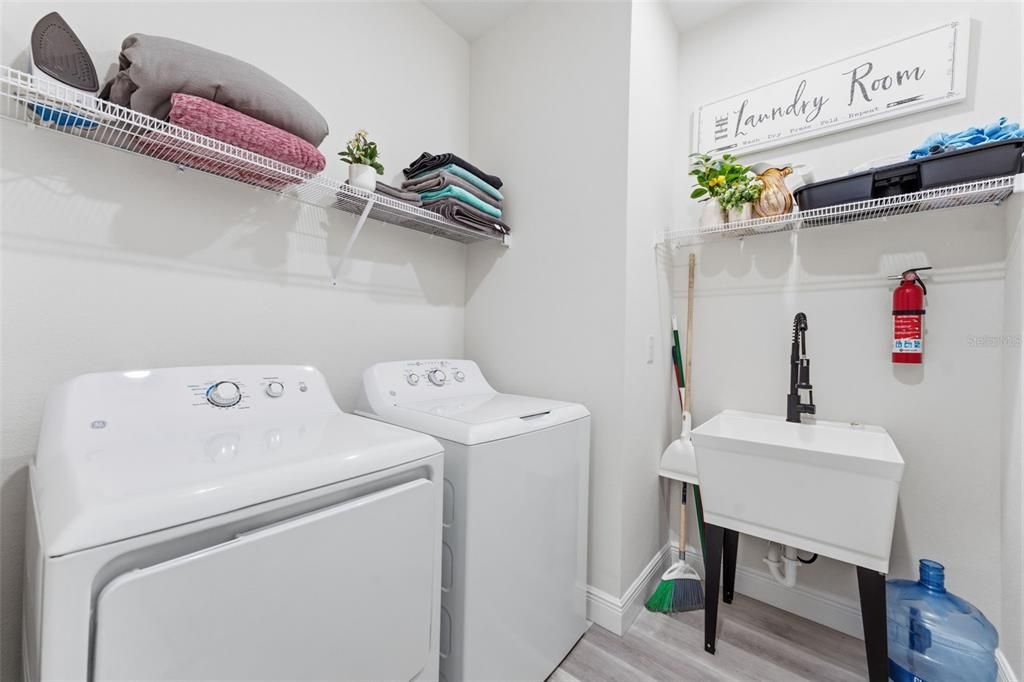 En Venta: $595,000 (4 camas, 3 baños, 2179 Pies cuadrados)