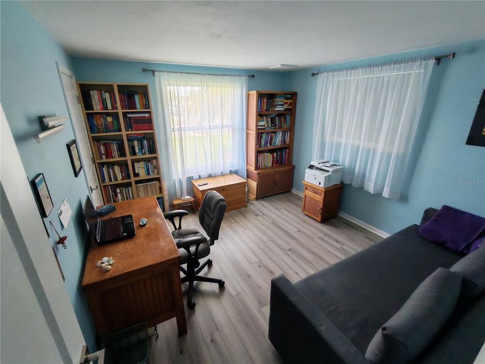 На продажу: $305,000 (2 спален, 2 ванн, 1300 Квадратных фут)