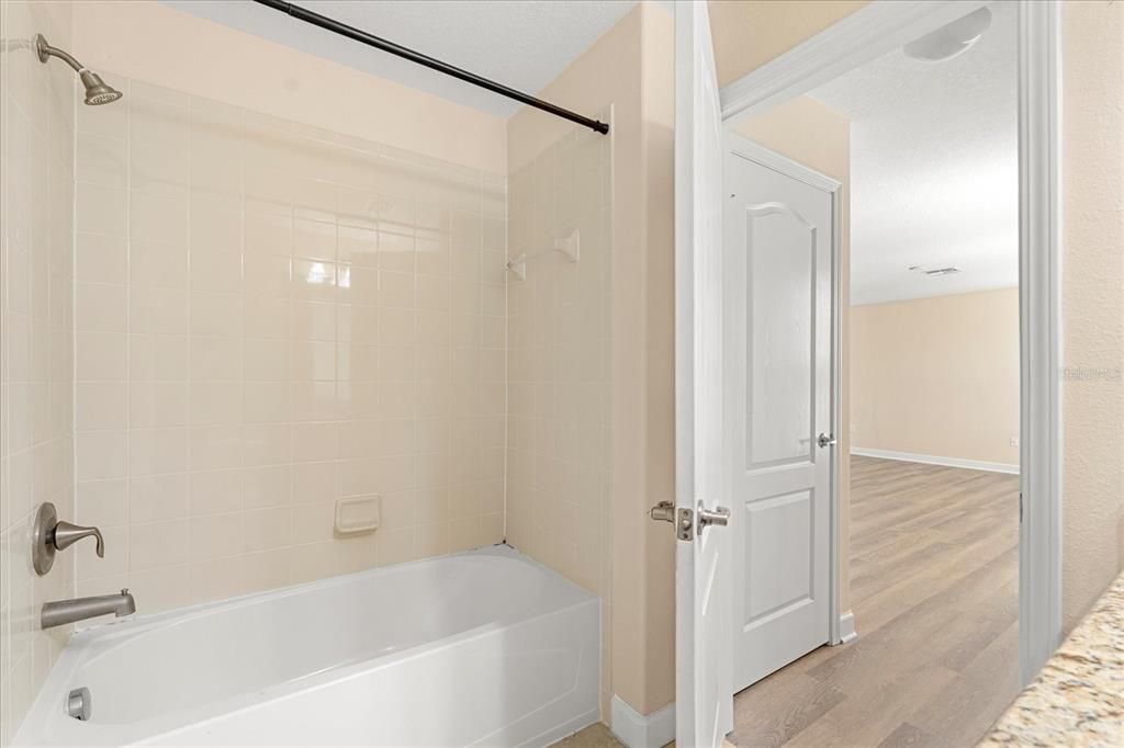 На продажу: $599,900 (4 спален, 3 ванн, 2607 Квадратных фут)