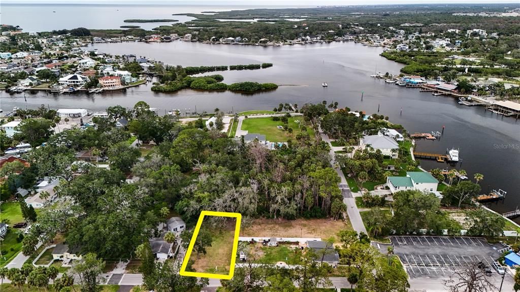 На продажу: $49,000 (0.17 acres)