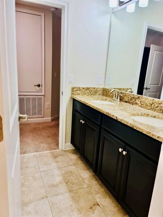 В аренду: $2,950 (4 спален, 2 ванн, 2346 Квадратных фут)
