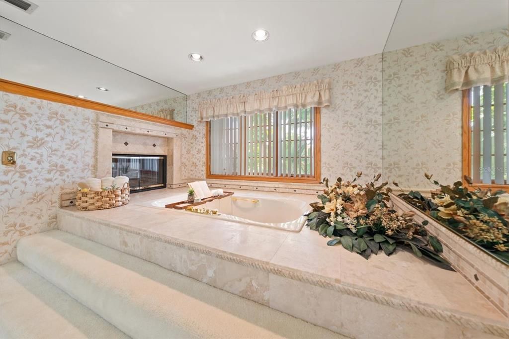 For Sale: $3,999,000 (5 beds, 5 baths, 4786 Square Feet)