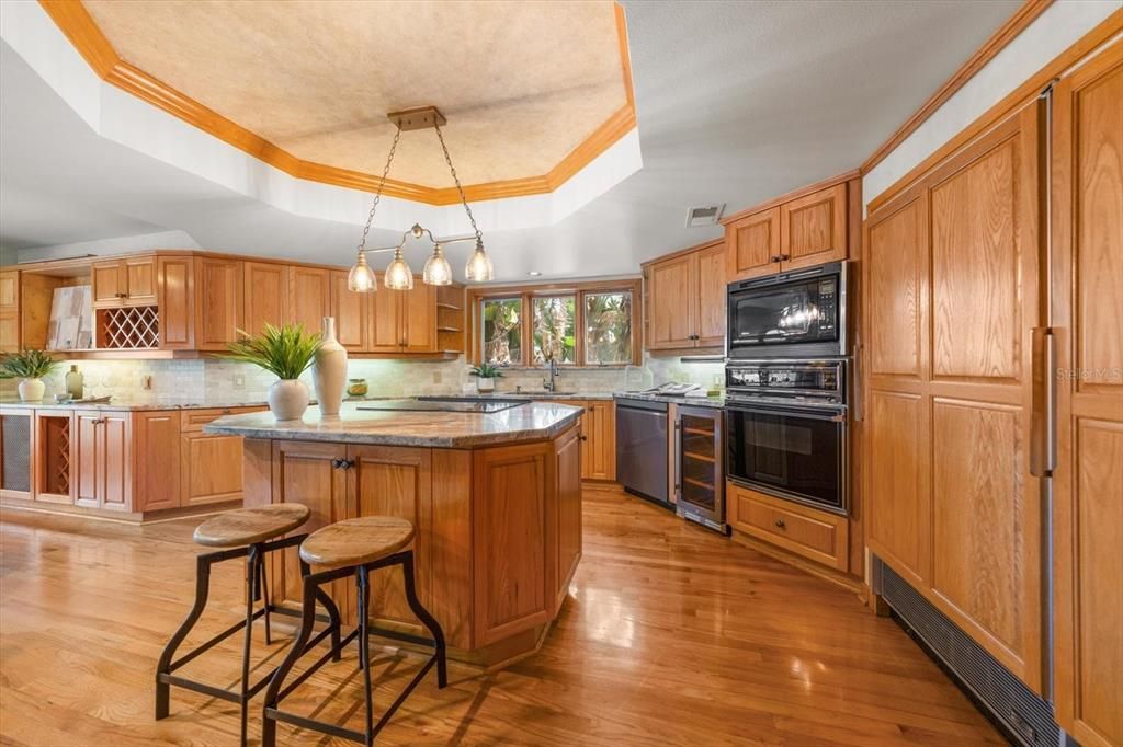 For Sale: $3,999,000 (5 beds, 5 baths, 4786 Square Feet)