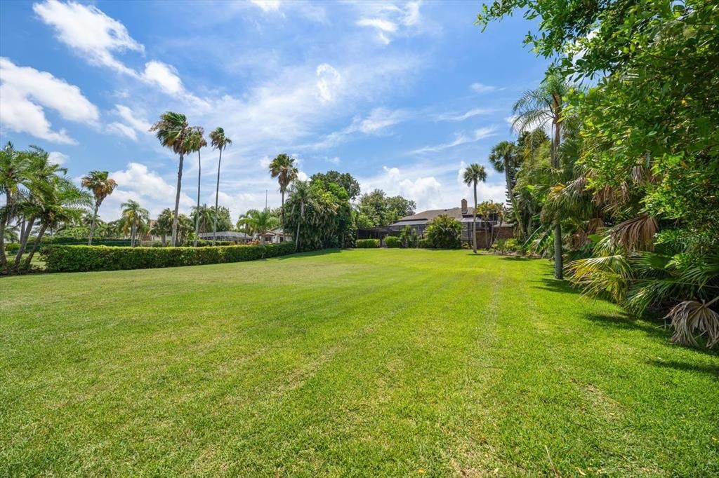 For Sale: $3,999,000 (5 beds, 5 baths, 4786 Square Feet)