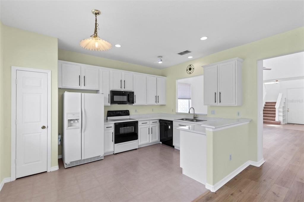 For Sale: $525,000 (4 beds, 2 baths, 2416 Square Feet)