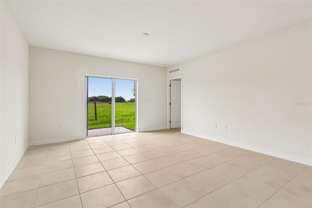En Venta: $302,590 (4 camas, 2 baños, 1624 Pies cuadrados)