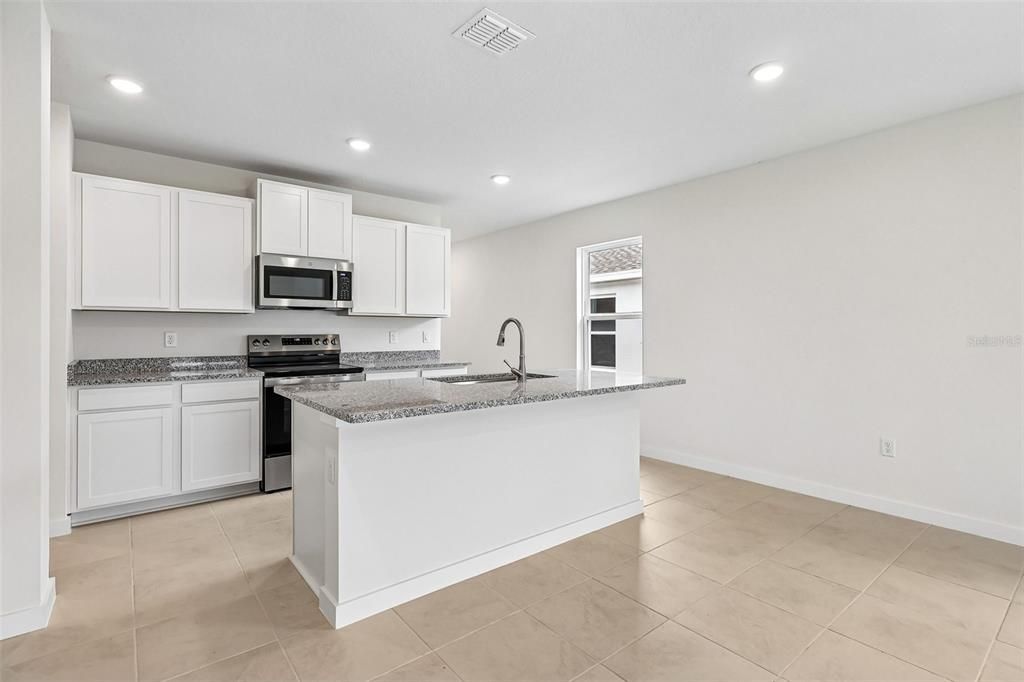 En Venta: $302,590 (4 camas, 2 baños, 1624 Pies cuadrados)