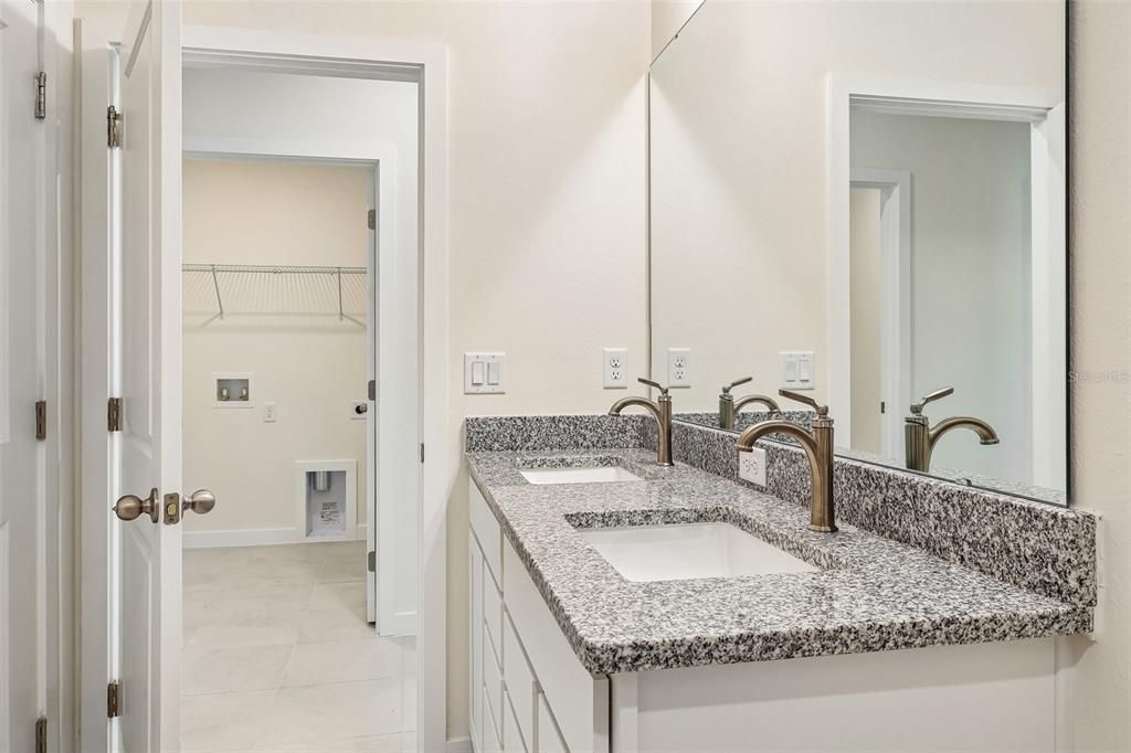 En Venta: $302,590 (4 camas, 2 baños, 1624 Pies cuadrados)