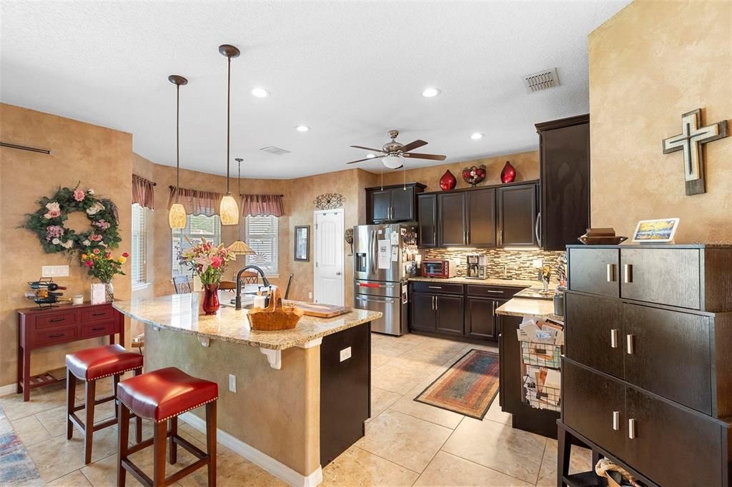 For Sale: $610,000 (4 beds, 3 baths, 2731 Square Feet)
