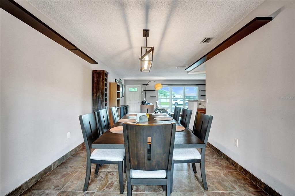 En Venta: $620,000 (2 camas, 2 baños, 1548 Pies cuadrados)