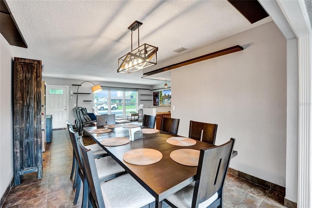 En Venta: $620,000 (2 camas, 2 baños, 1548 Pies cuadrados)