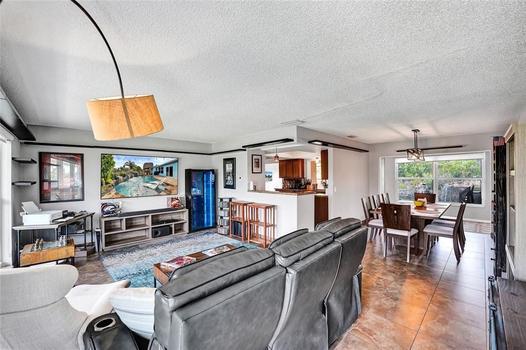 En Venta: $620,000 (2 camas, 2 baños, 1548 Pies cuadrados)