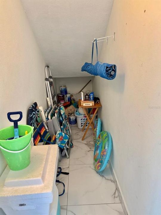 For Sale: $378,000 (2 beds, 2 baths, 1067 Square Feet)