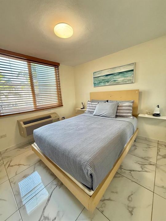 For Sale: $378,000 (2 beds, 2 baths, 1067 Square Feet)