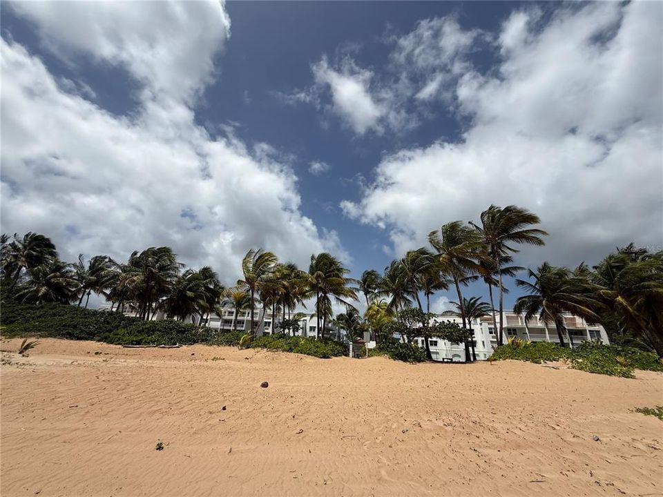 For Sale: $378,000 (2 beds, 2 baths, 1067 Square Feet)