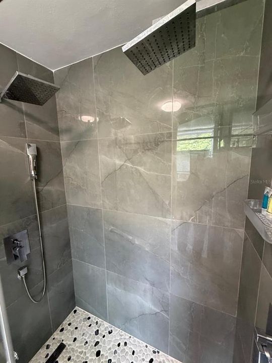 For Sale: $378,000 (2 beds, 2 baths, 1067 Square Feet)