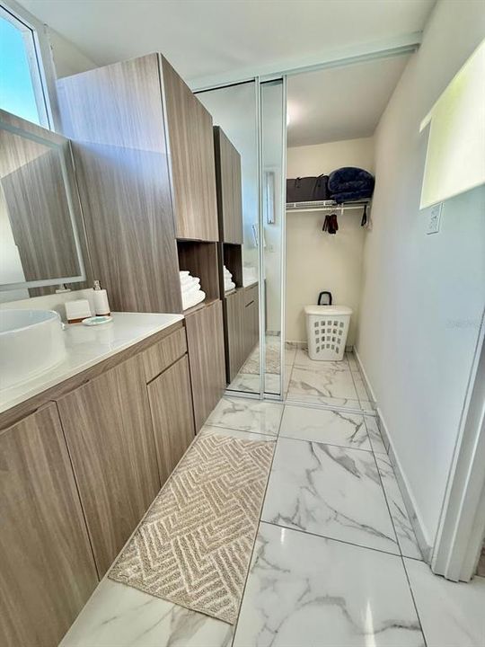 For Sale: $378,000 (2 beds, 2 baths, 1067 Square Feet)