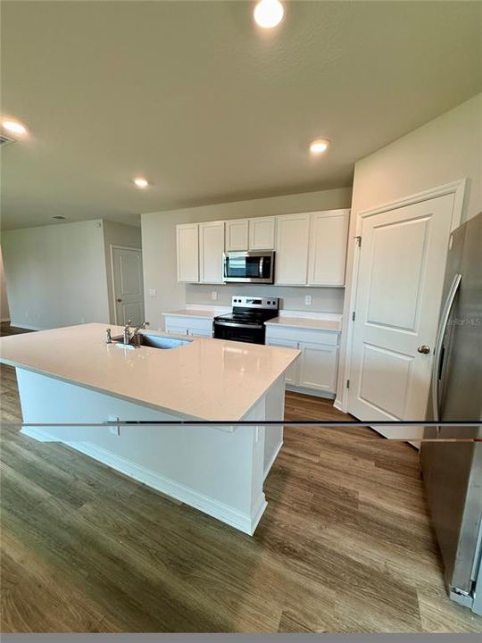 For Sale: $418,000 (4 beds, 2 baths, 1662 Square Feet)