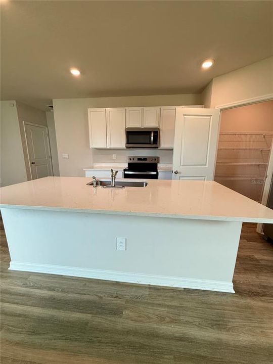 For Sale: $418,000 (4 beds, 2 baths, 1662 Square Feet)