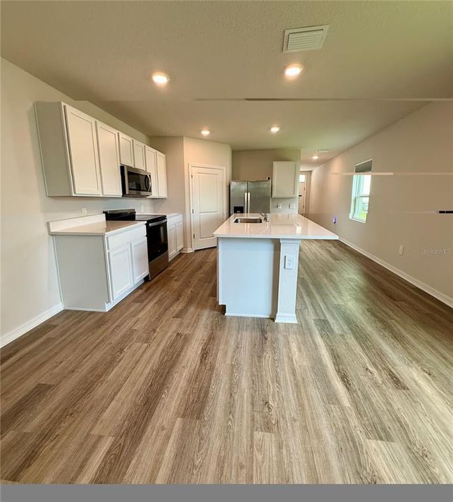 For Sale: $418,000 (4 beds, 2 baths, 1662 Square Feet)