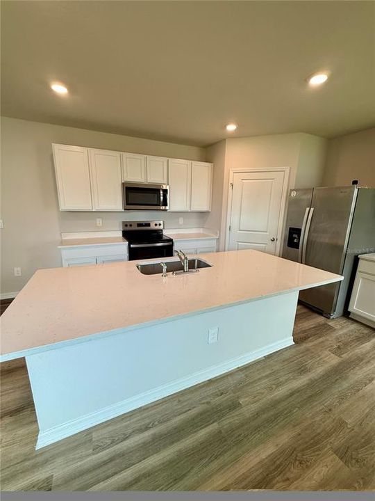 For Sale: $418,000 (4 beds, 2 baths, 1662 Square Feet)
