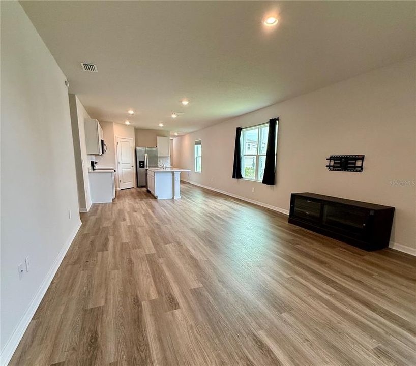 For Sale: $418,000 (4 beds, 2 baths, 1662 Square Feet)