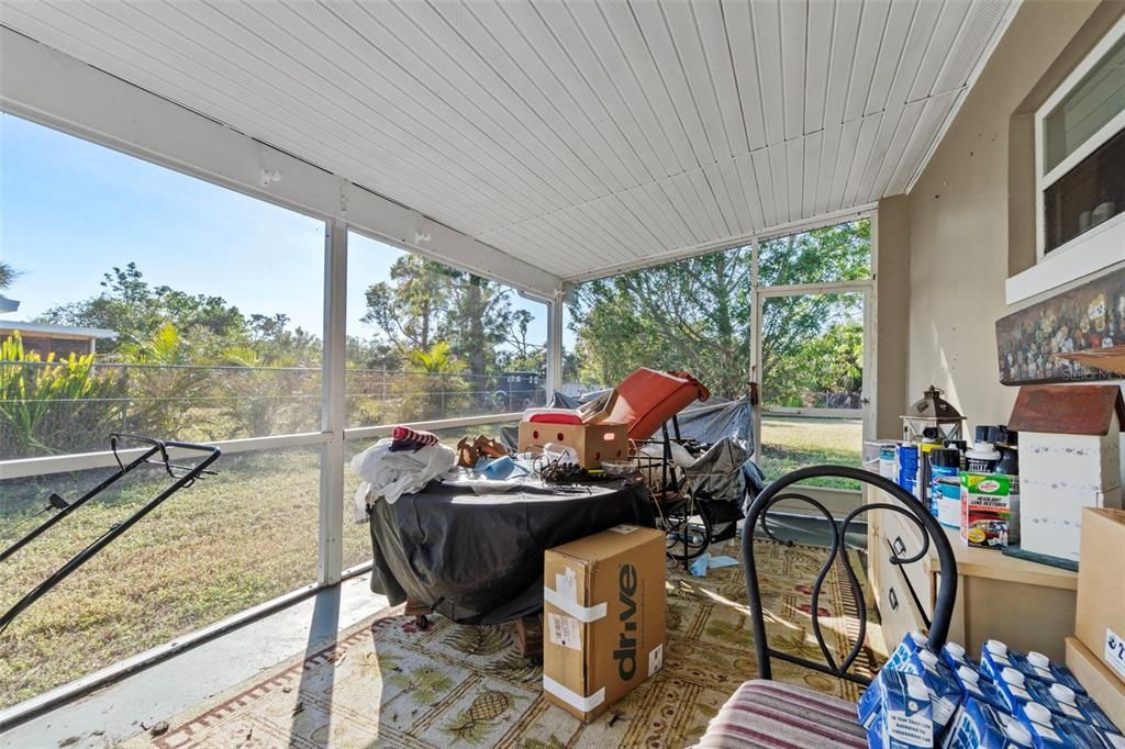 For Sale: $164,900 (3 beds, 1 baths, 994 Square Feet)