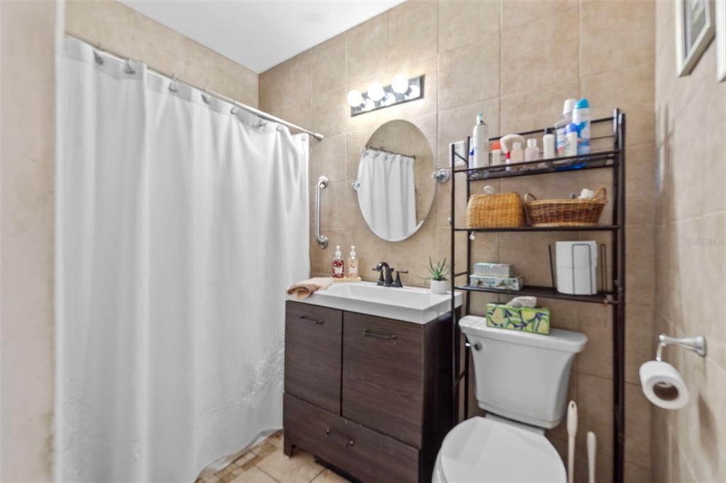 For Sale: $164,900 (3 beds, 1 baths, 994 Square Feet)