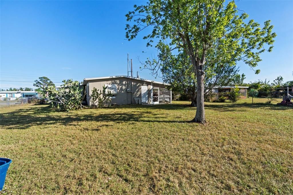 For Sale: $164,900 (3 beds, 1 baths, 994 Square Feet)