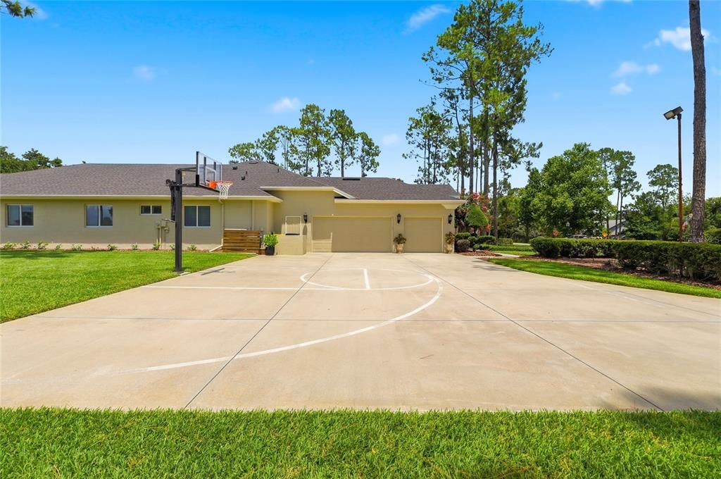 For Sale: $899,000 (4 beds, 3 baths, 3617 Square Feet)