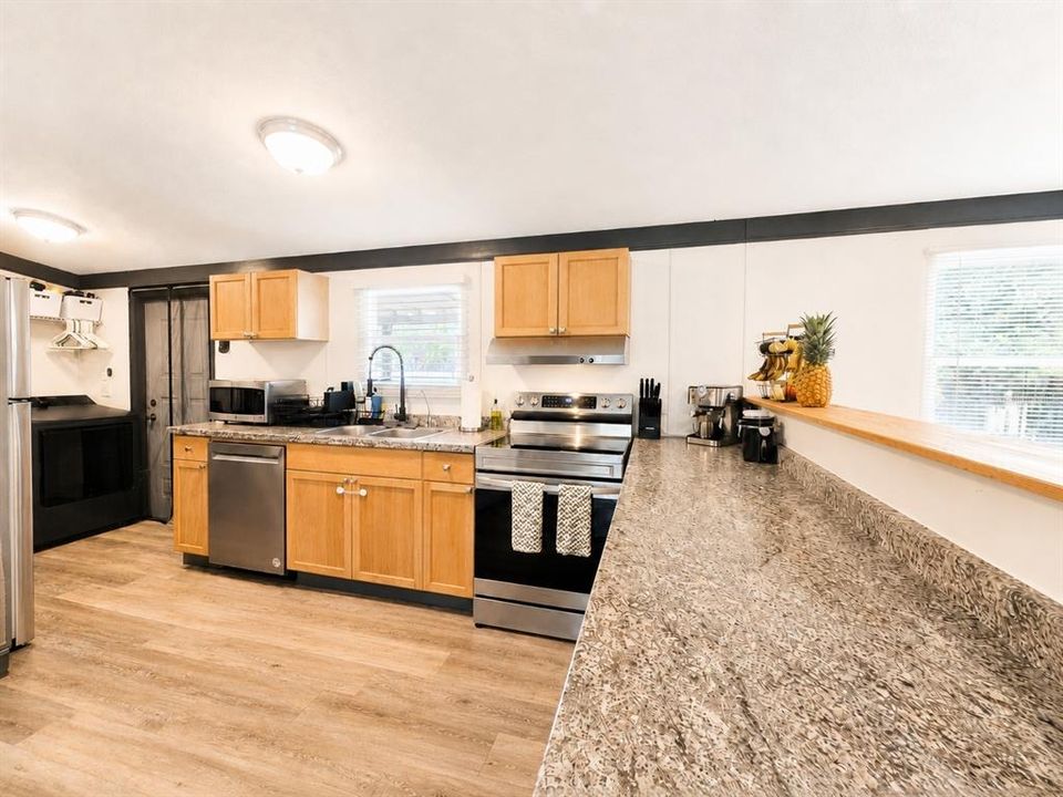 На продажу: $169,900 (3 спален, 2 ванн, 1152 Квадратных фут)