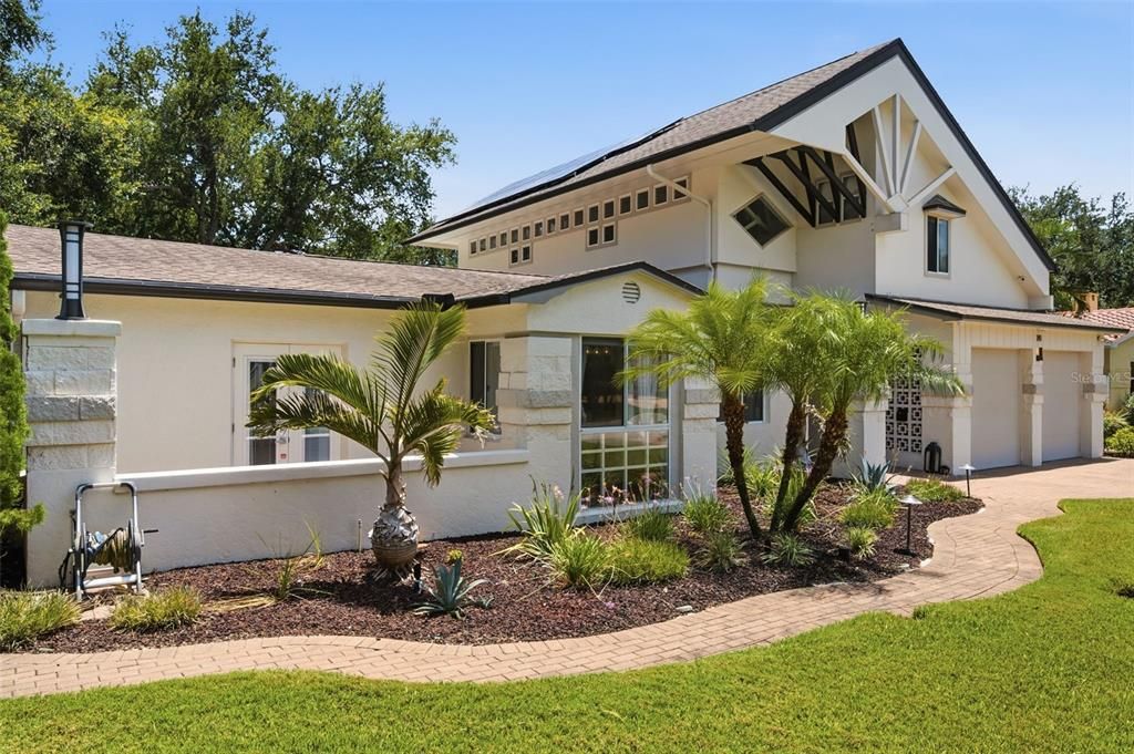 For Rent: $6,500 (3 beds, 2 baths, 2713 Square Feet)