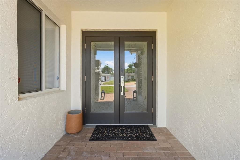 For Rent: $6,500 (3 beds, 2 baths, 2713 Square Feet)