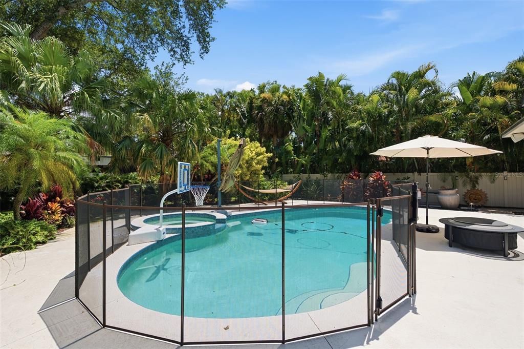 For Rent: $6,500 (3 beds, 2 baths, 2713 Square Feet)