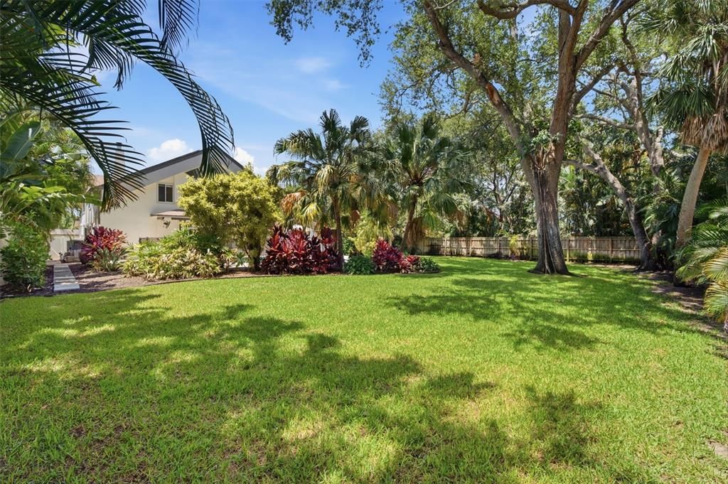 For Rent: $6,500 (3 beds, 2 baths, 2713 Square Feet)