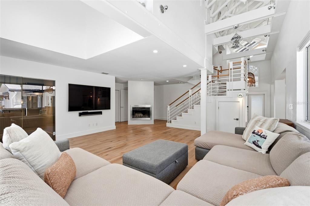 For Rent: $6,500 (3 beds, 2 baths, 2713 Square Feet)