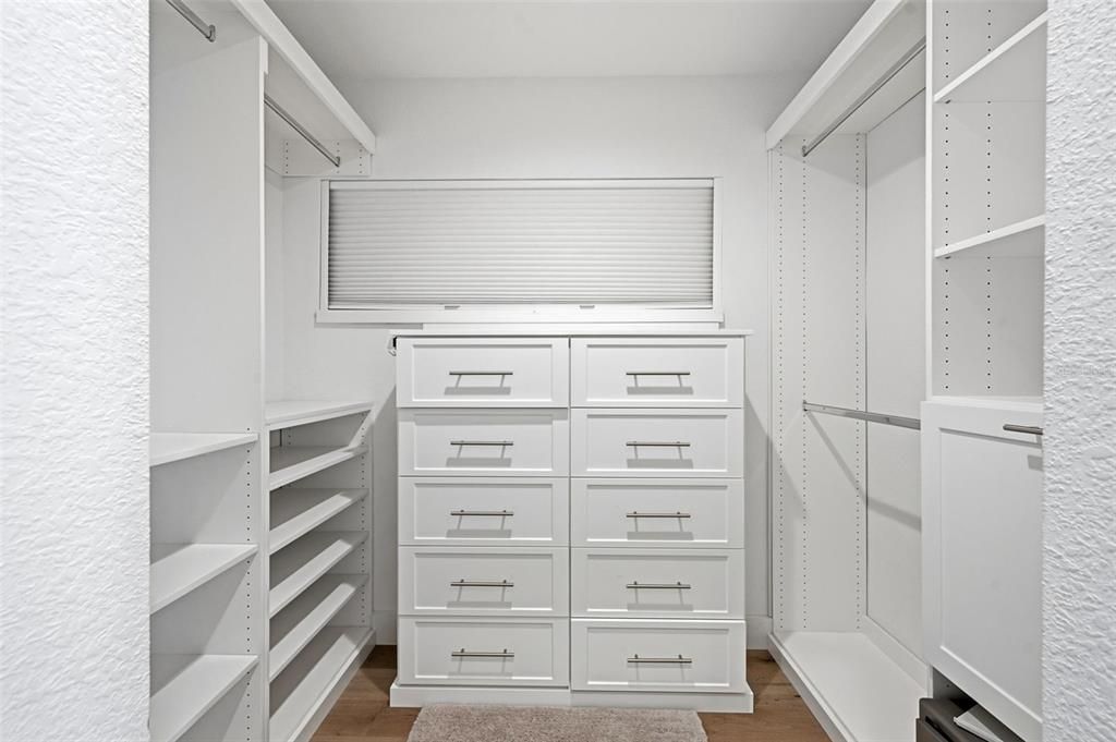 For Rent: $6,500 (3 beds, 2 baths, 2713 Square Feet)