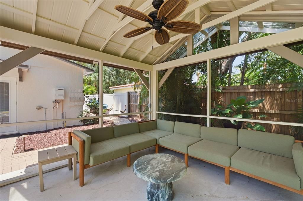 For Rent: $6,500 (3 beds, 2 baths, 2713 Square Feet)