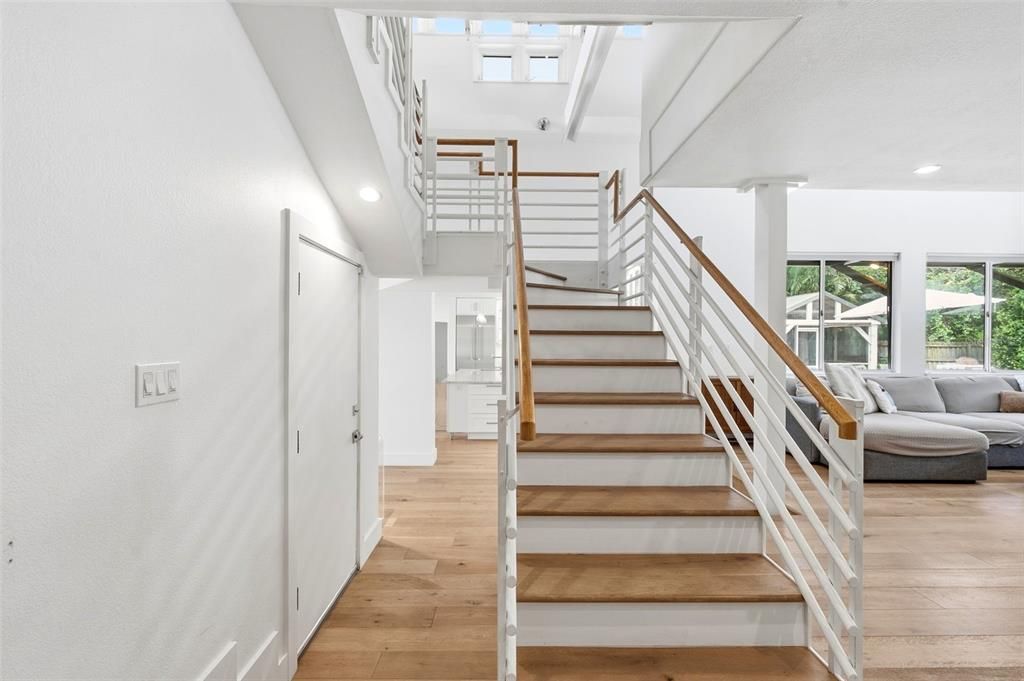 For Rent: $6,500 (3 beds, 2 baths, 2713 Square Feet)